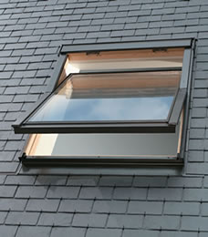 Velux, fenêtre de toit avec couvreur 95